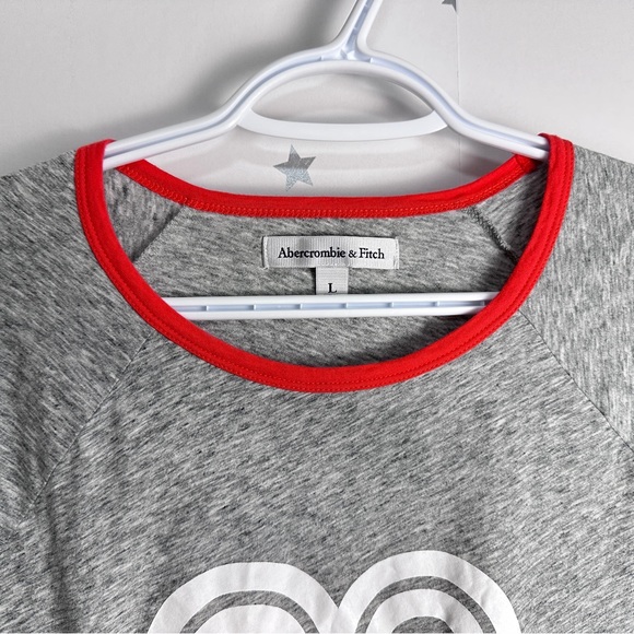 Abercrombie&Fitch Shirt Womens Large Gray Short Sleeve Tee 98 print 99% like new - Picture 3 of 6